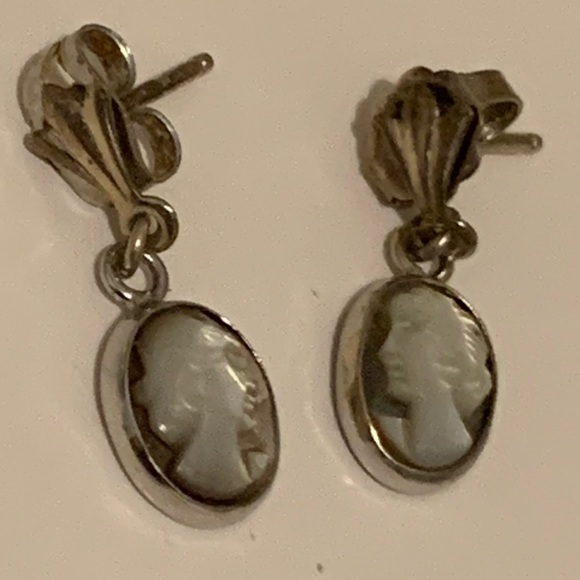 #SOLD# VTG Mother of Pearl Cameo Silver dangling Pierced Earrings Rare Find 1”L - Picture 8 of 11